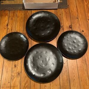 Joshua Steinberg
Beaumont Ceramic Collection - Plate Set